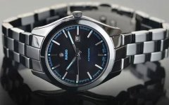 雷达表蒙有划痕处理办法